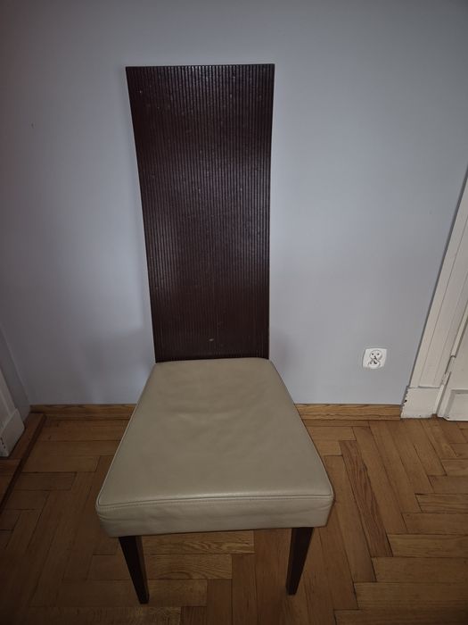 Krzesła do salonu komplet