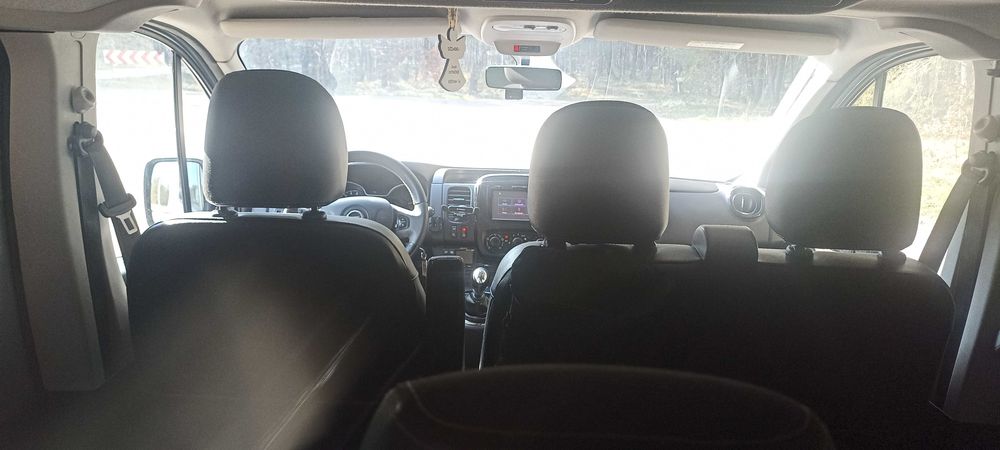 Opel Vivaro long 9 osobowy