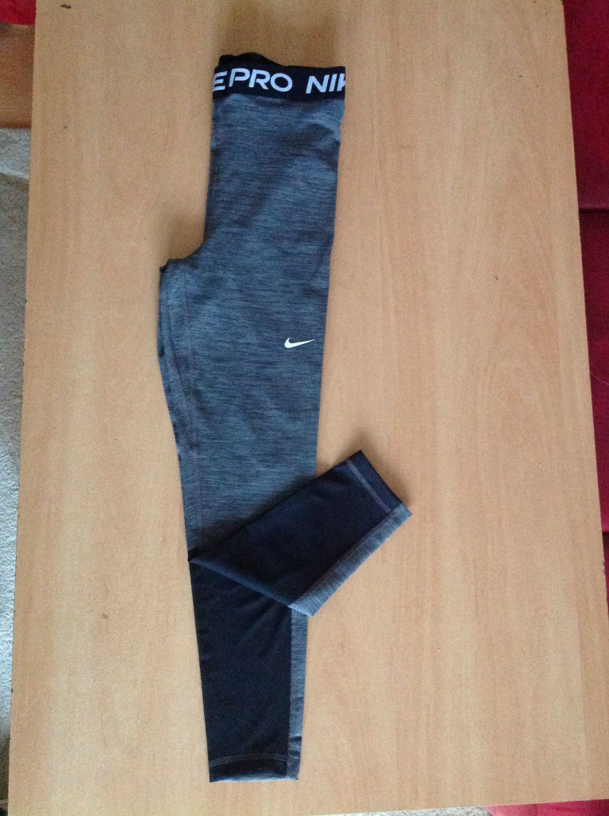 Legginsy Nike Pro tył siatka r. XS