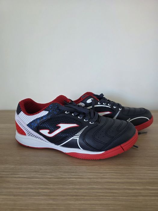 Ténis de futebol de salão