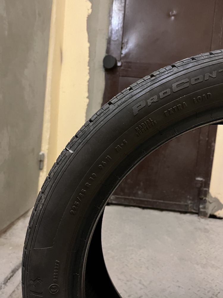 Продам шини  CONTINENTAL 225/45 R19