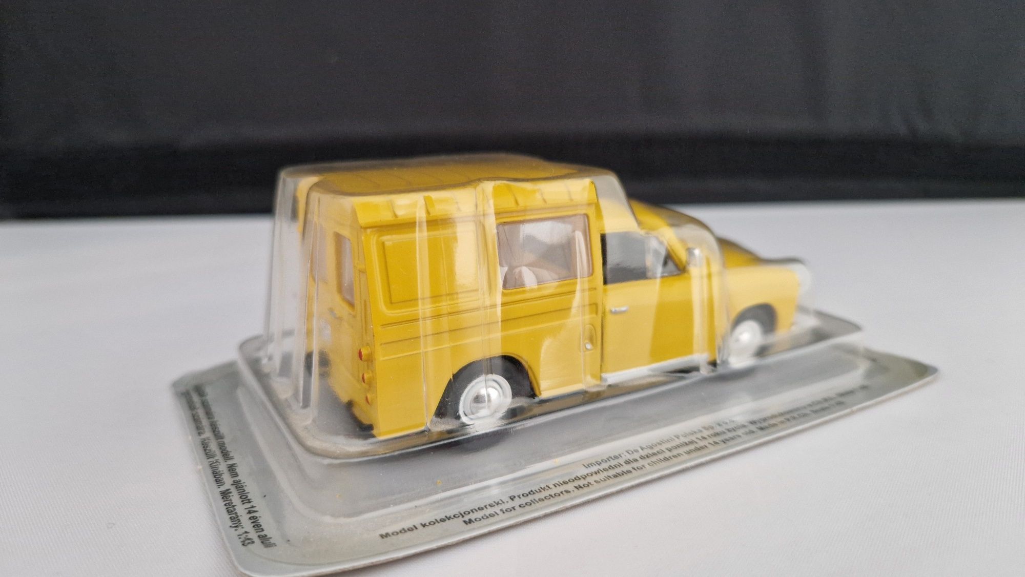 Model Syrena 105 Bosto Kultowe Samochody PRL skala 1:43 Deagostini