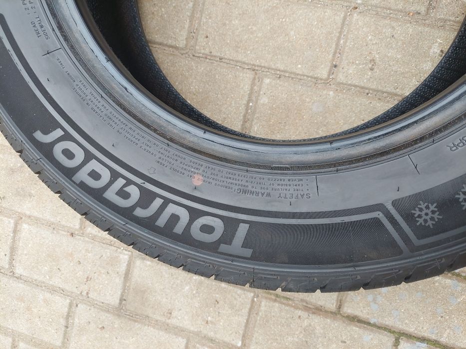 1x opona pojedyncza Tourador Winter pro TsV1  215 65 R16 C 109/107R
