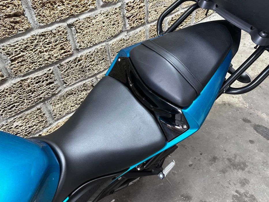 Yamaha R-25 з Японіі