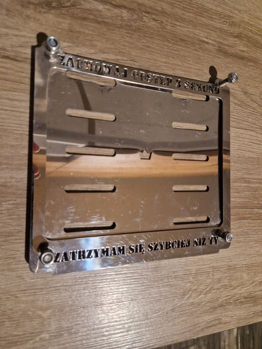 Ramka nierdzewna tablicy rejestracyjnej na motor