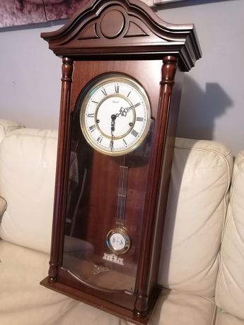 Relógio de parede em madeira da marca Vicert