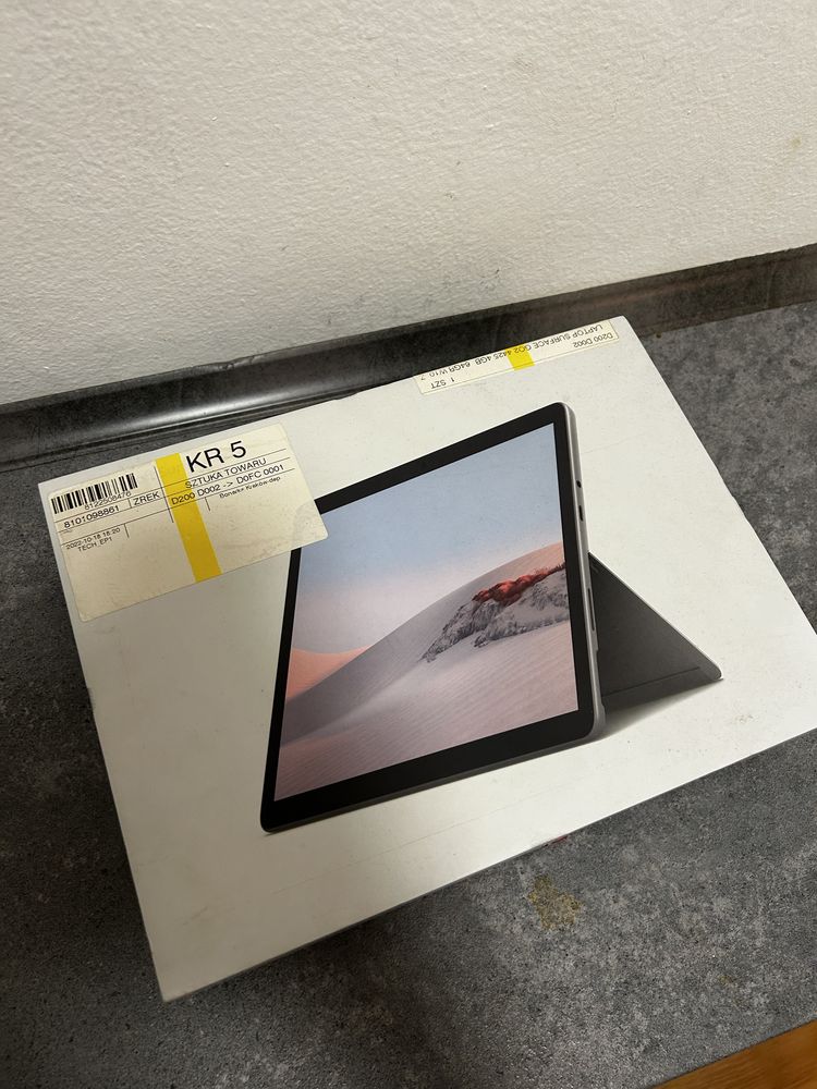 Laptop/ tablet 2w1. Microsoft surface go 2