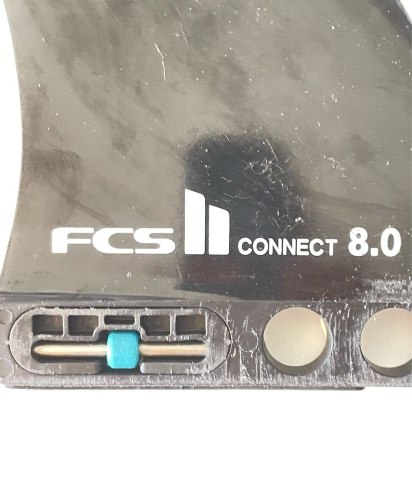Quilhas: -Gong SUPRace; -FCS conect de 8”; -FCS II Harley