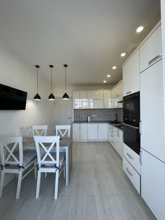 ЦЕНТР!Продаж простороі та світлої 2 кім квартири!