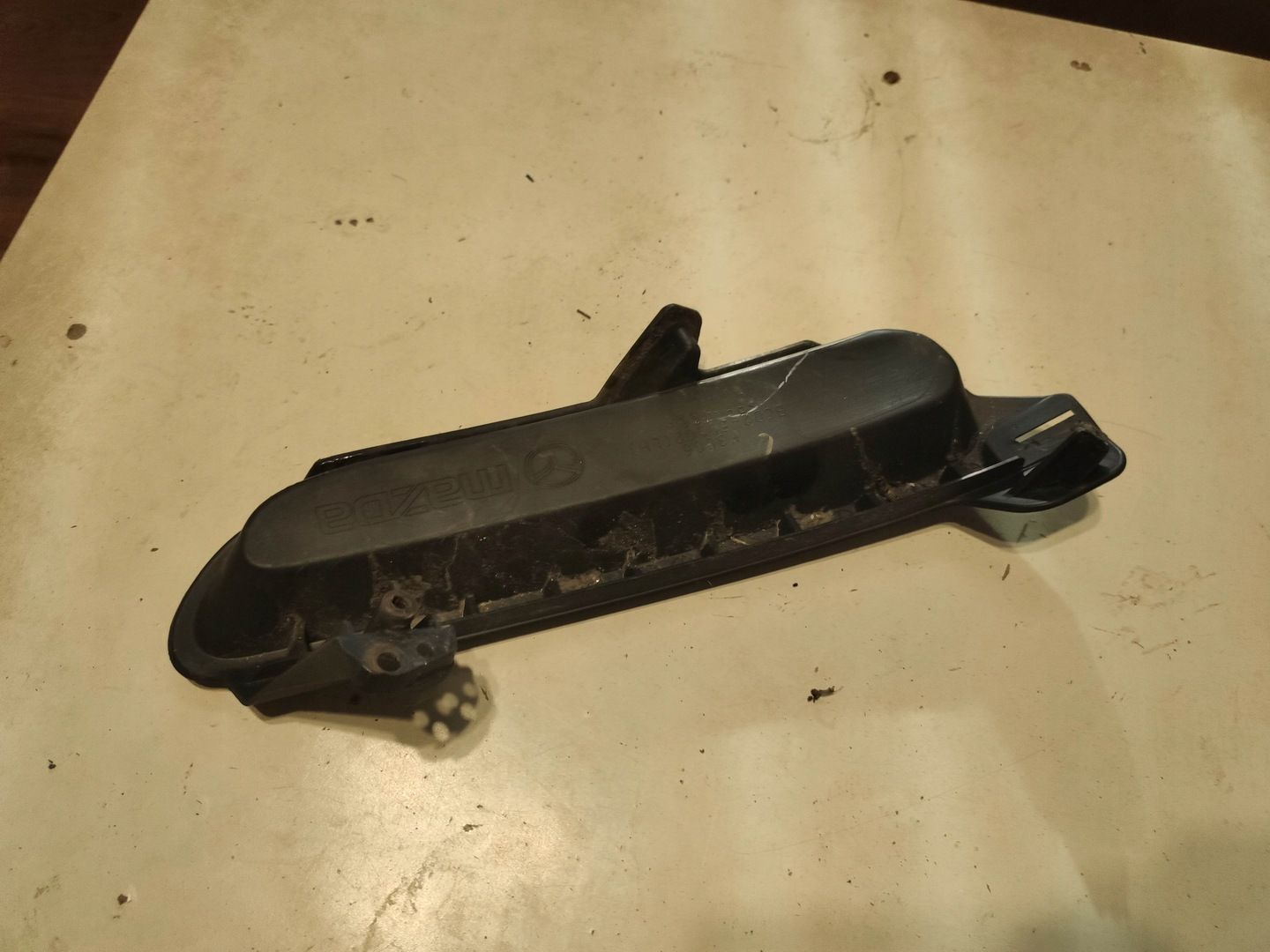 KRATKA ZDERZAKA ZAŚLEPKA LEWA LEWY PRZÓD MAZDA 3 BL 09-11 BCD2-50102