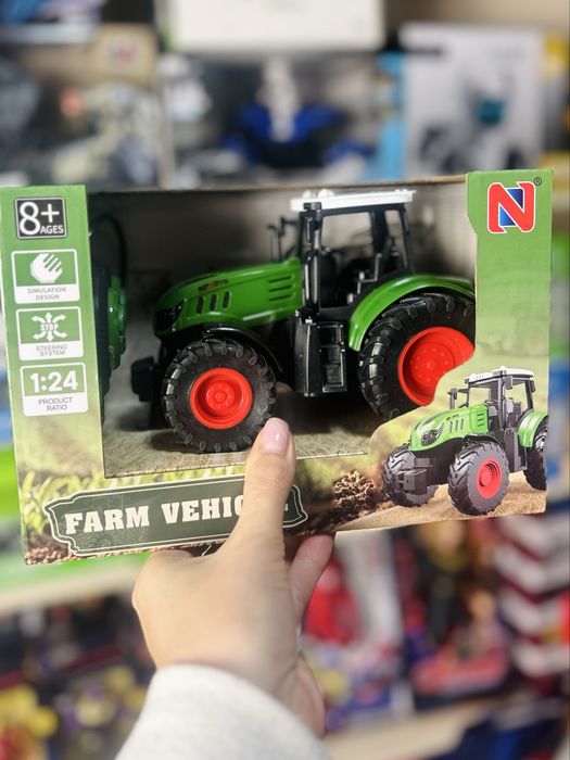 Трактор на р/к, акумулятор.