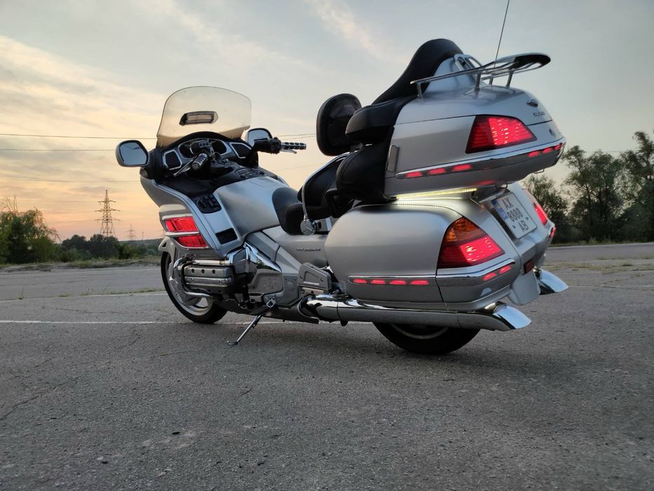 HONDA GOLD WING 1800 , 39000 родного пробега  новая резина Bridgestone