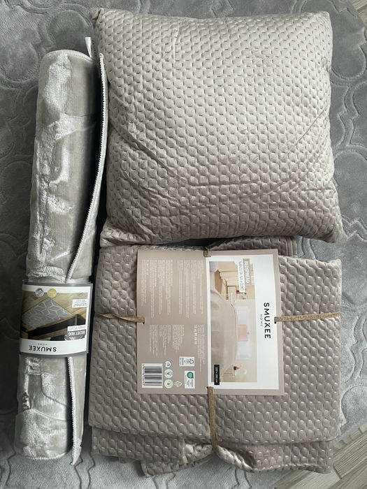 Komplet narzuta poduszka i dywanik
