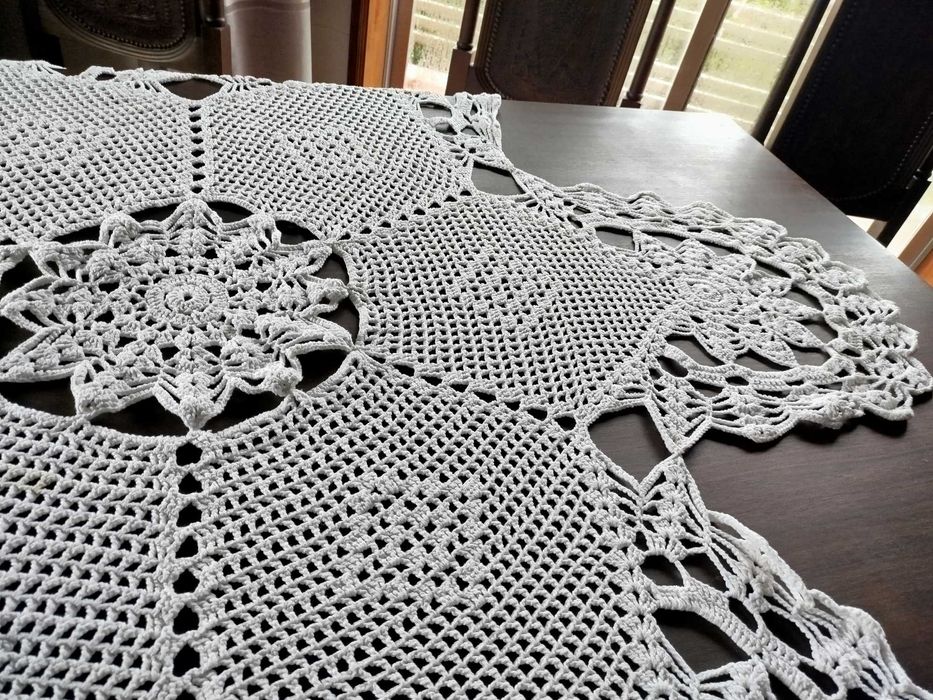 Toalha redonda em crochê feito a mão