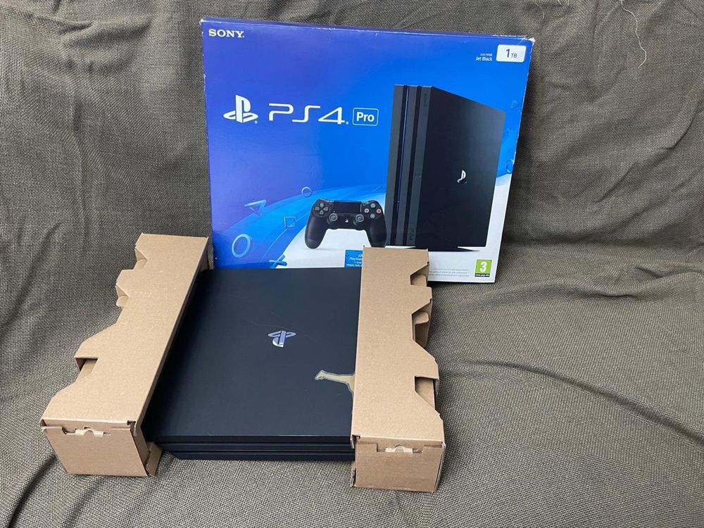 Ps4 pro 1TB (com caixa)