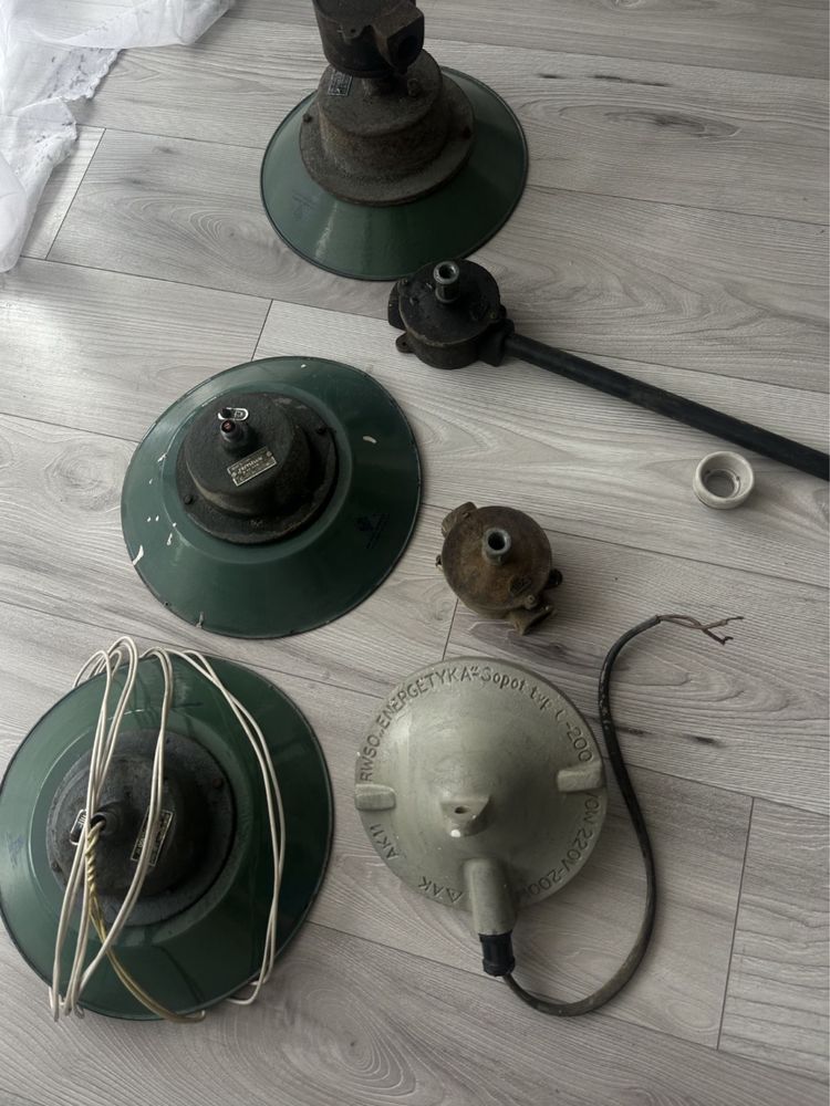 Zestaw starych lamp Emaliowanych z prlu