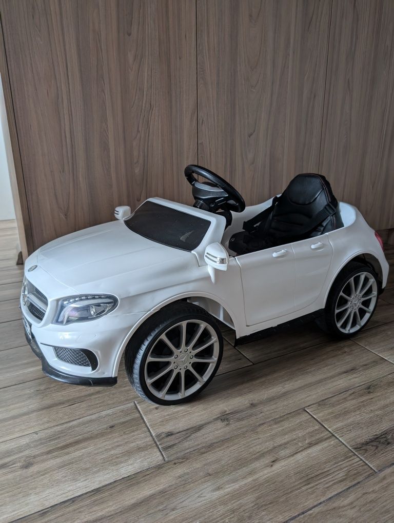 Mercedes GLA45 Auto na akumulator EVA SKÓRA PILOT
