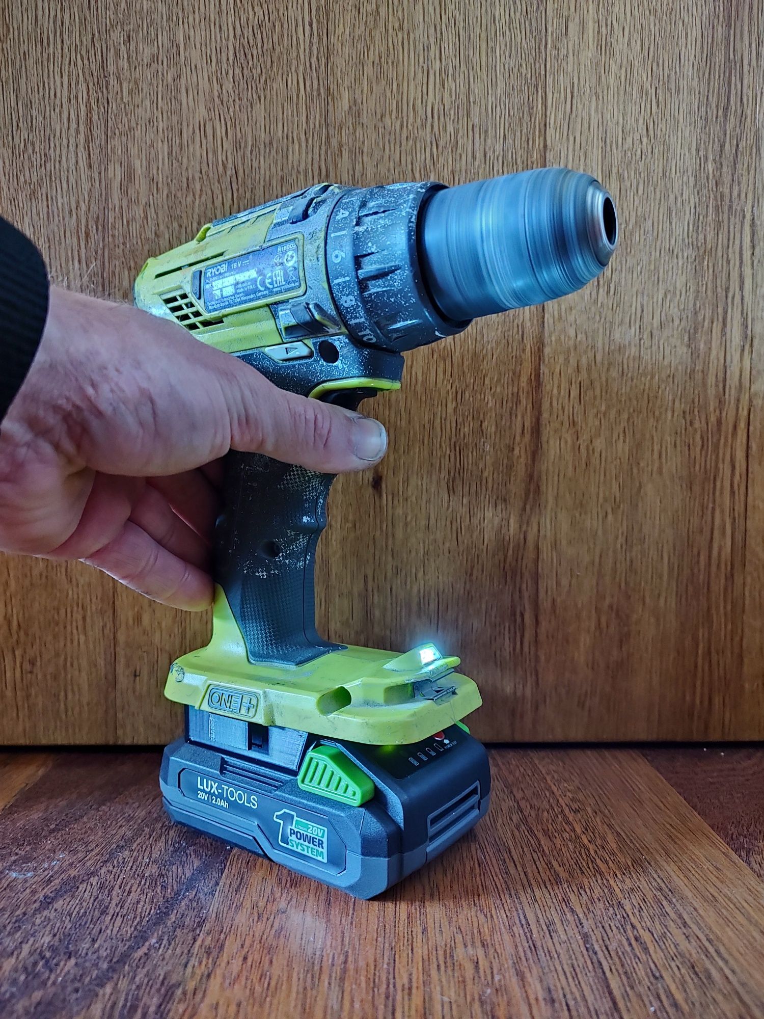 Adapter Ryobi One+ na baterie LUX Tools 1 Power System