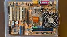 ECS K7S6A ATX + Athlon 1,1GHz + 256 MB RAM