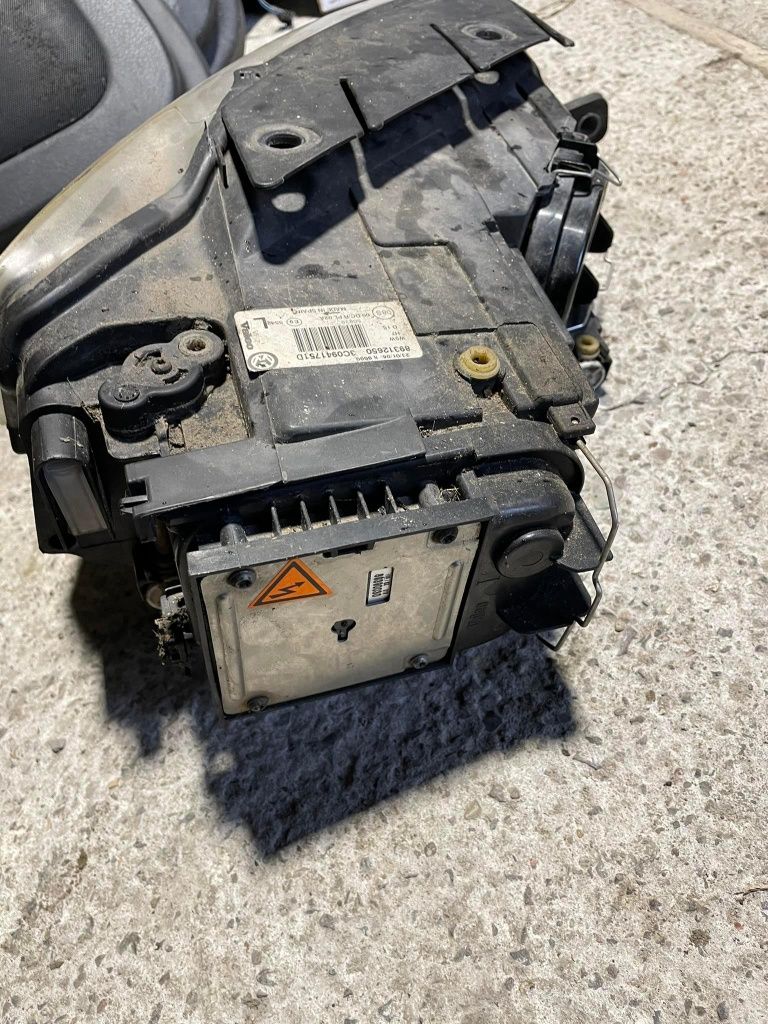 VW passat B6 Lampy bi Xenon skrętne Europa
