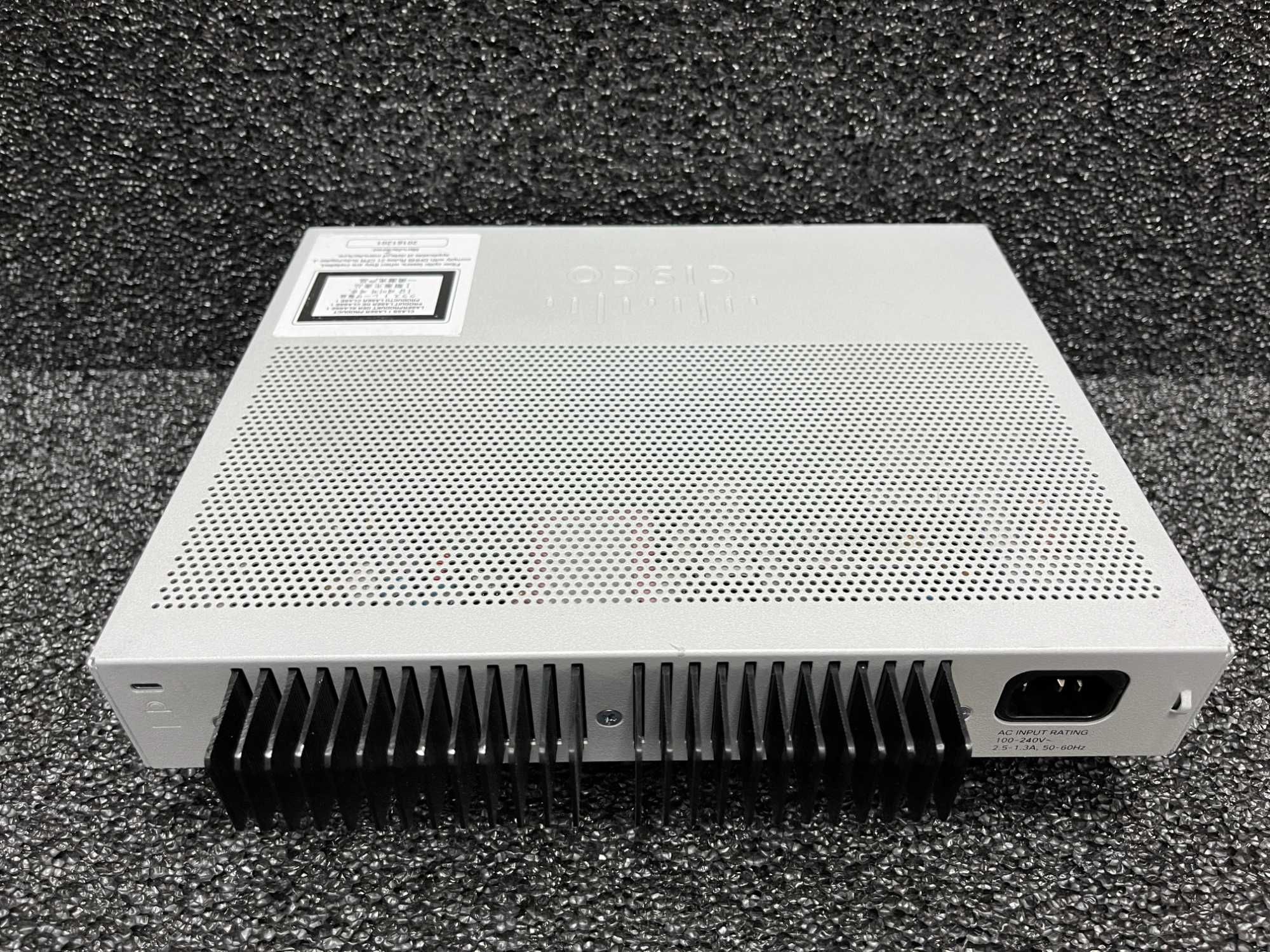 Комутатори Cisco WS-C2960L-8PS-LL - Юнісфера
