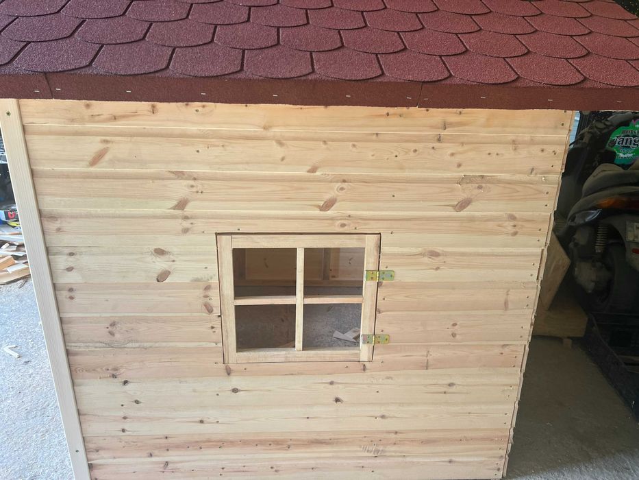 Duży domek ogrodowy dla dziecka