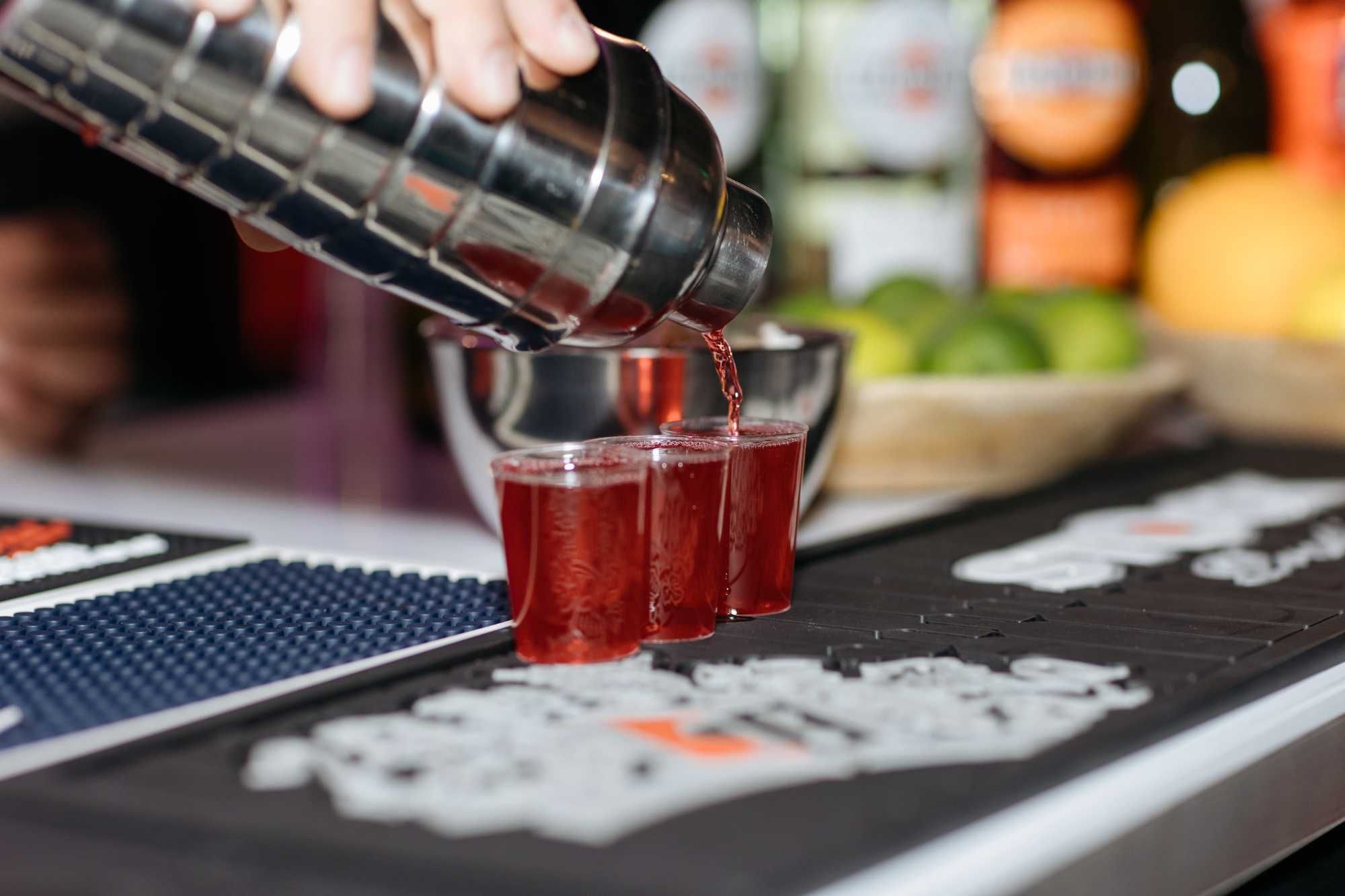 BARMAN na twoją imprezę MOBILNY BAR na wesela 18 40 eventy