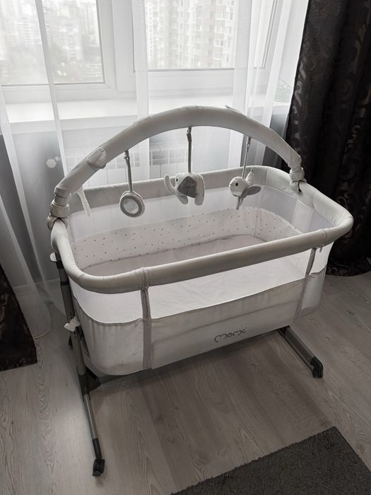 Продам приставне ліжечко для немовлят Momi