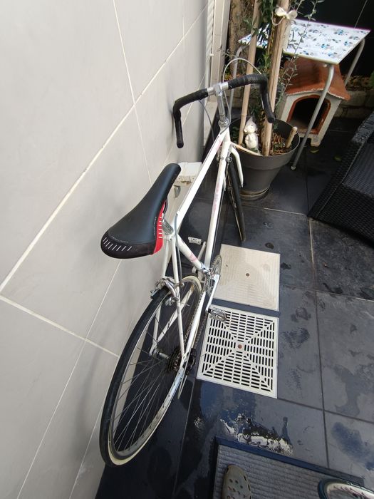 Bicicleta de Estrada Antiga –  Excelente Estado