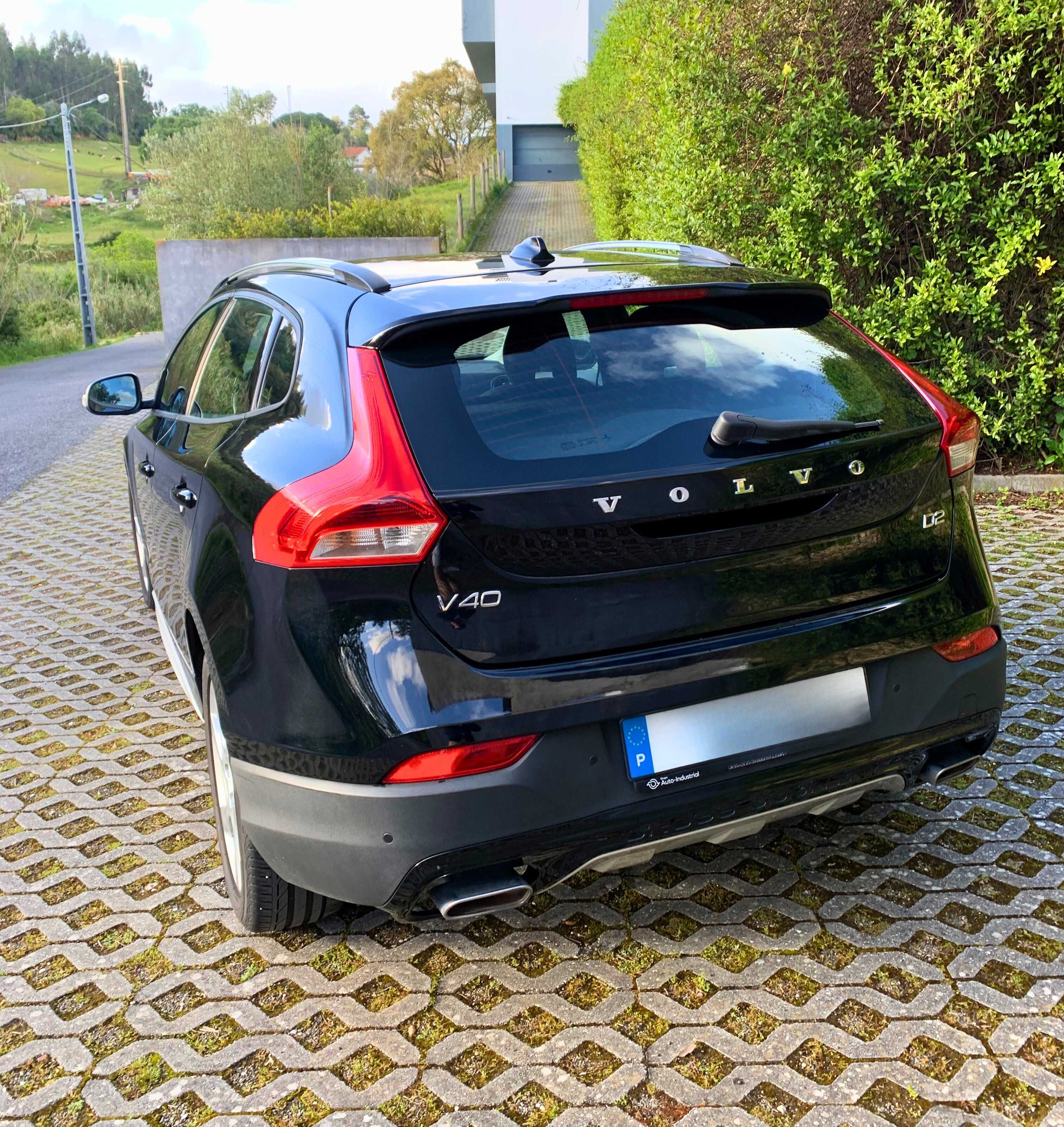 Volvo V40 Cross Country 2.0 D2 Momentum 2016 - 18 Meses de Garantia