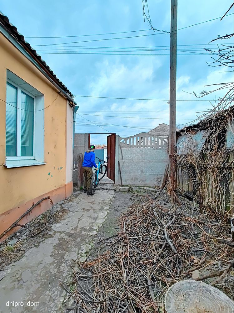 Продам отдельный дом по ул Луговской с участком 5 соток