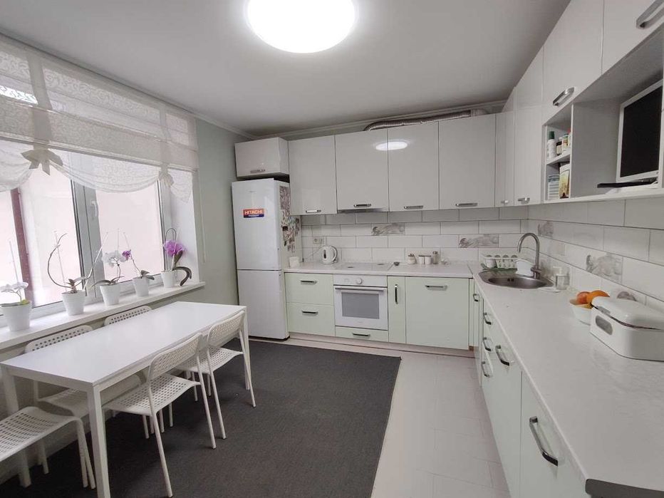 Продається сучасний будинок з дизайнерським ремонтом в с. Шипинці