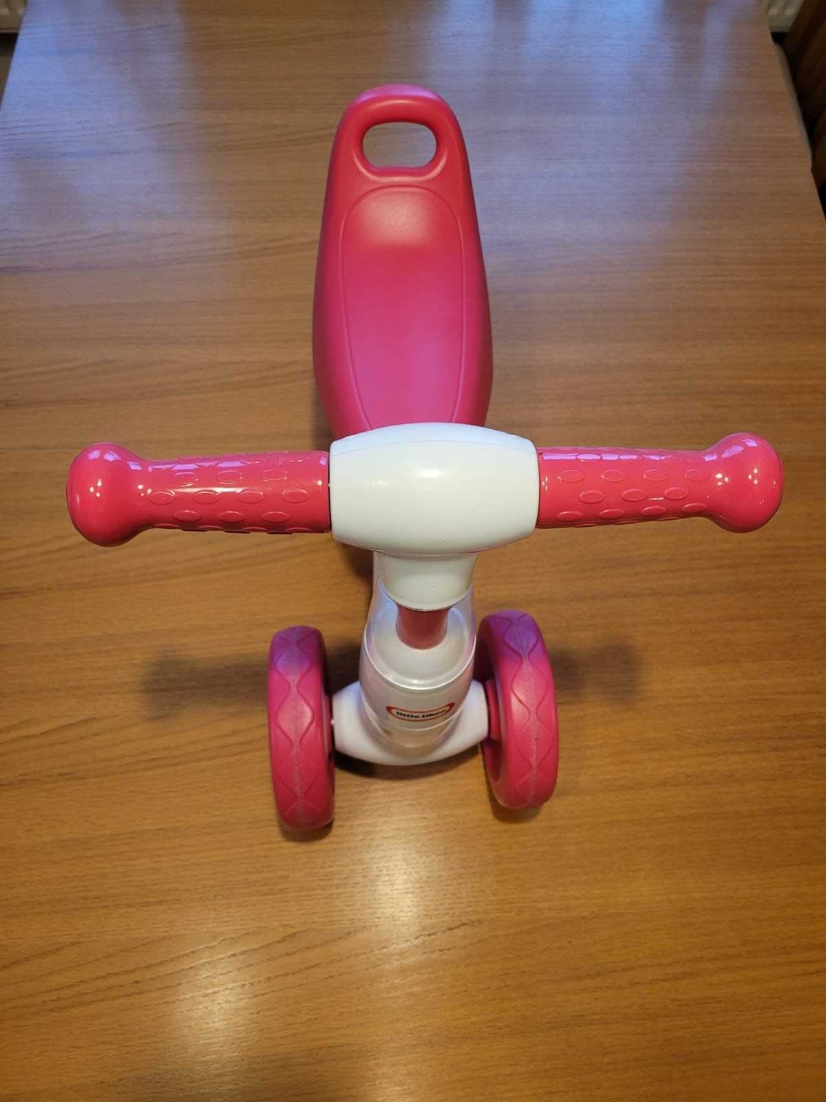 Różowy trójkołowy rowerek biegowy Little Tikes