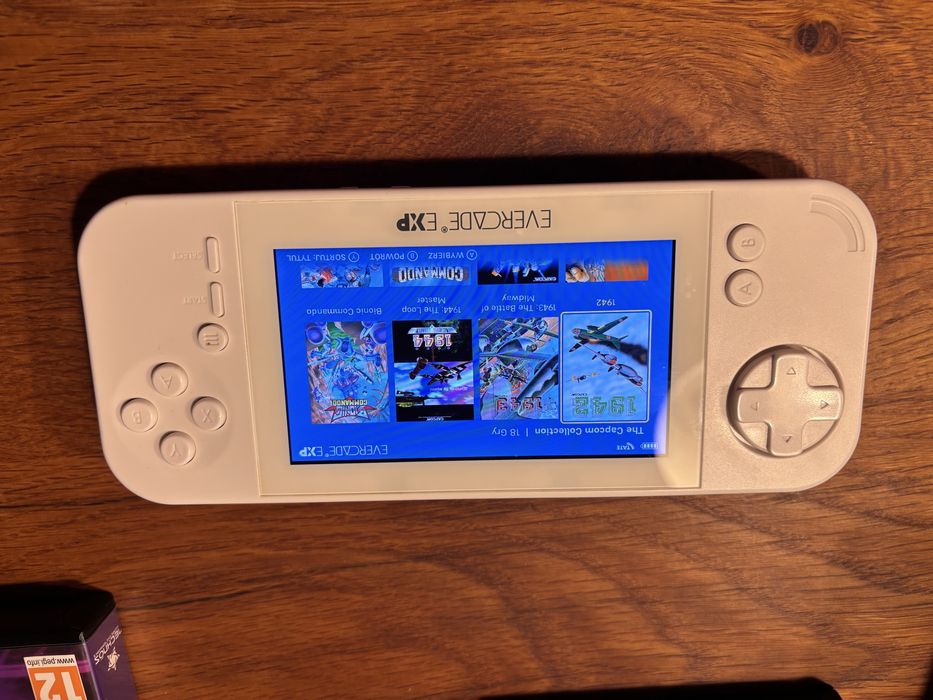 Evercade EXP wersja Capcom. 6 kartridzy. Powiększona bateria 3500 mAh