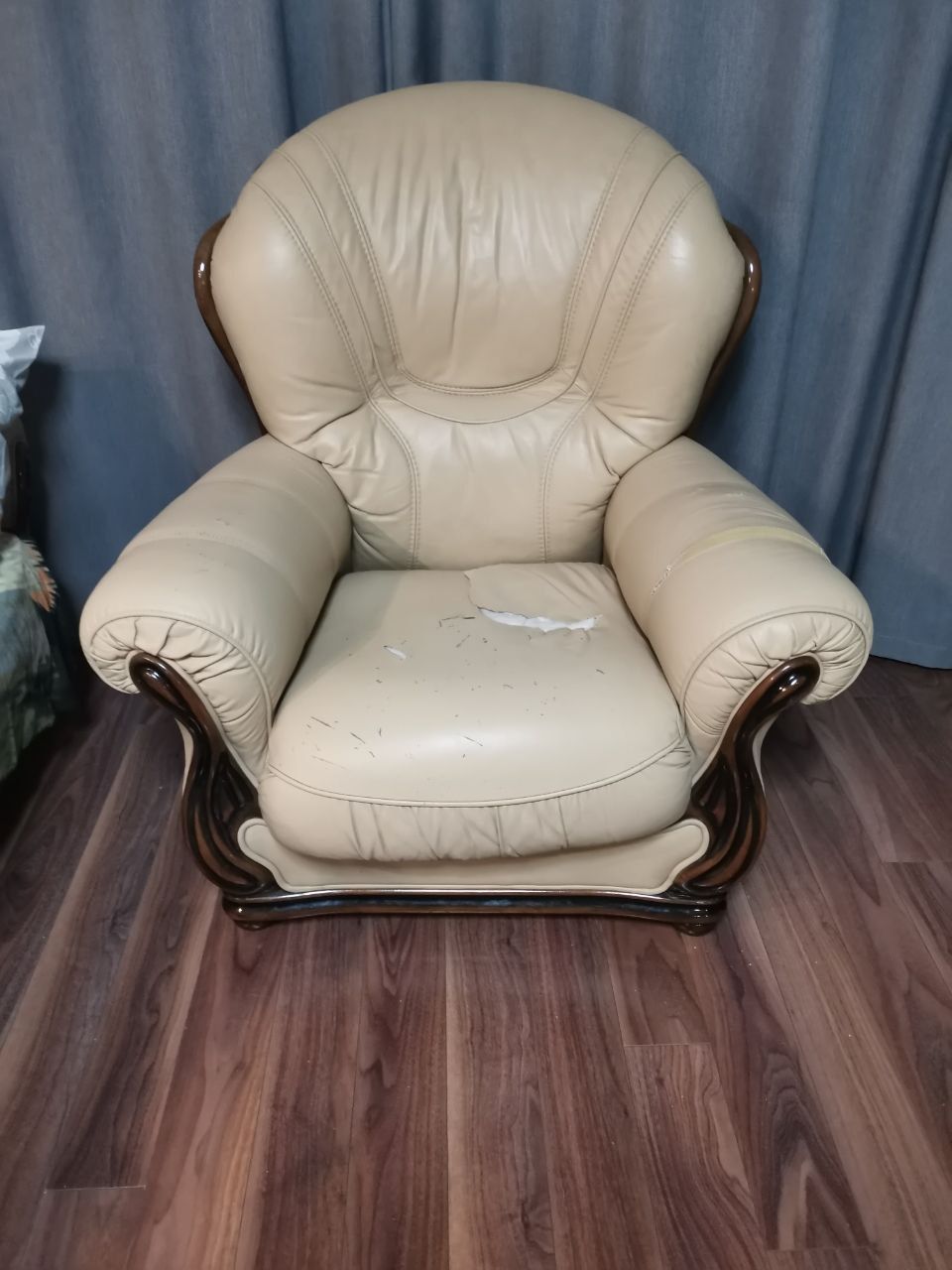 Терміново! Шкіряний диван + шкіряне крісло
