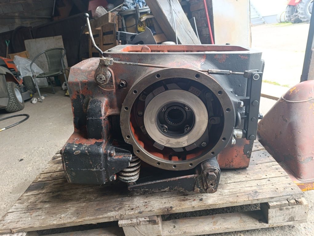 Ursus c385(912) tylny most