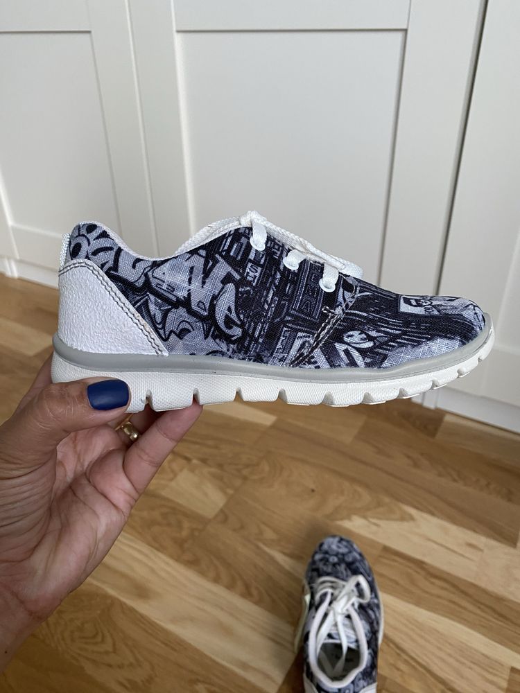 Buty sportowe Primigi r. 28 grafitti