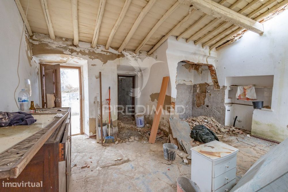 Moradia para Renovar com 81 m²