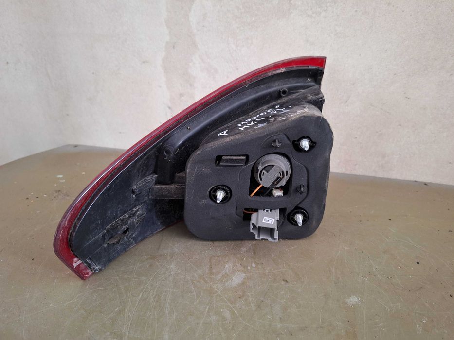 Lampa tylna lewa w błotnik Mondeo mk4 H/B  lift