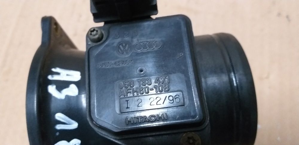 Przepływomierz Audi A4 B5 A3 8L 1.6 / 1.8 -471