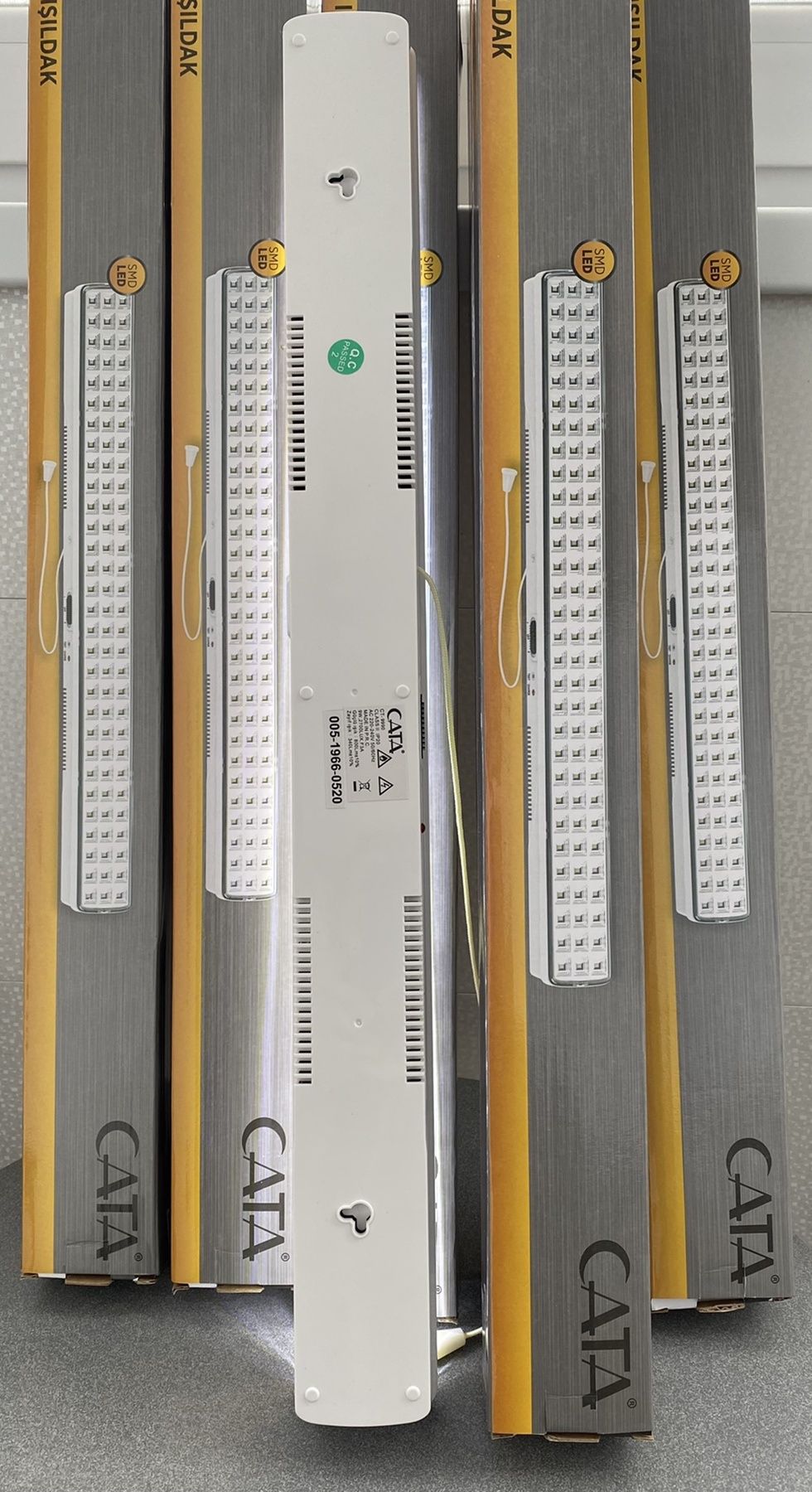 Новый аккумуляторный Led Светильник Cata на 90 LED, два режима работы