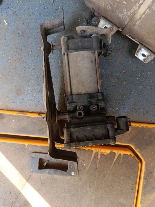 Продам компресор пневмо підвіски і ресивир задньої підвіски