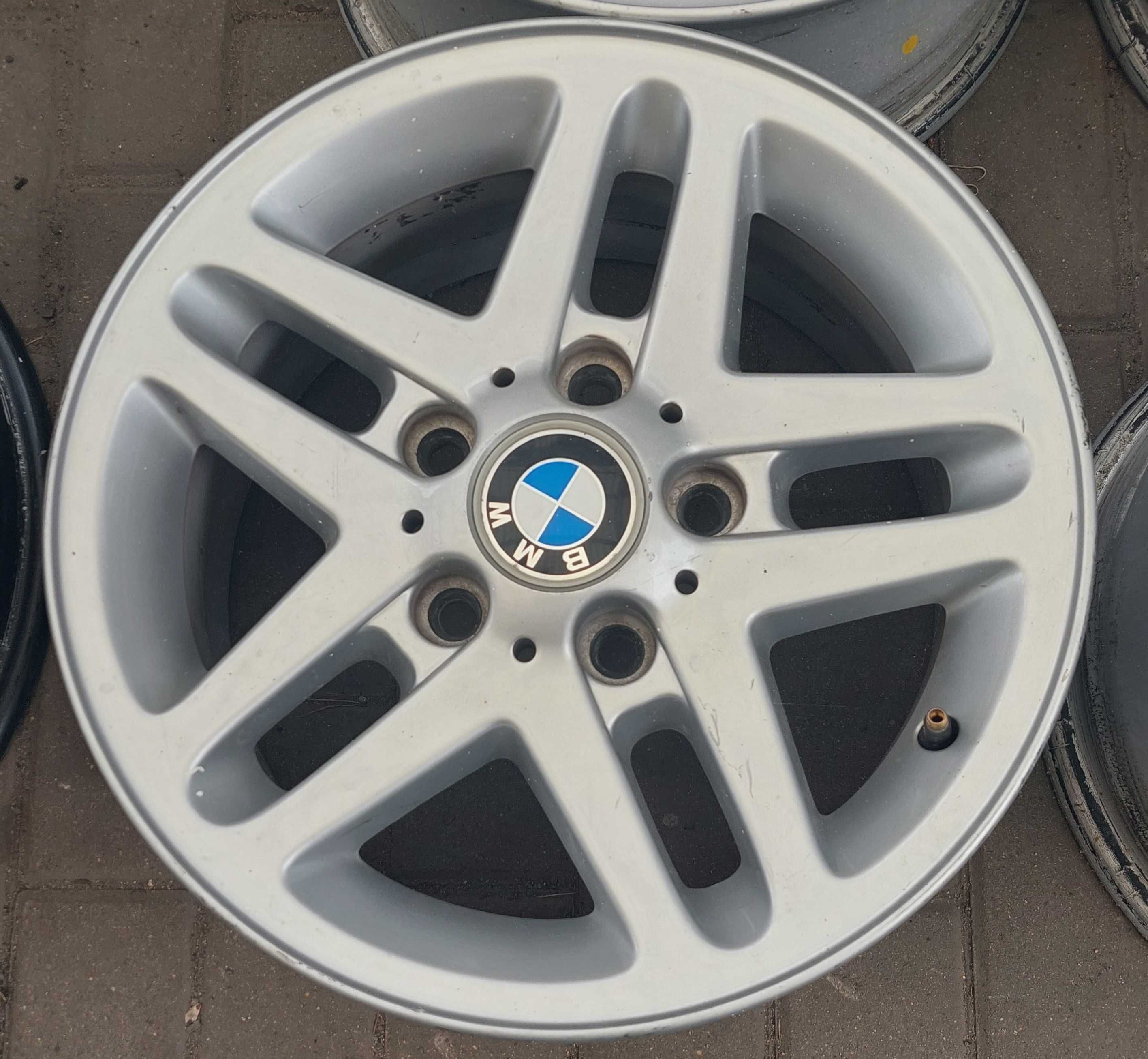 Felgi aluminiowe 15  BMW  oryginalne