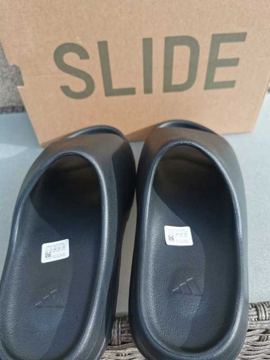 Buty-Trampk-adidas Yeezy Slide Onyx R.40