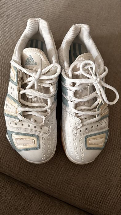 Продам кроссовки адидас