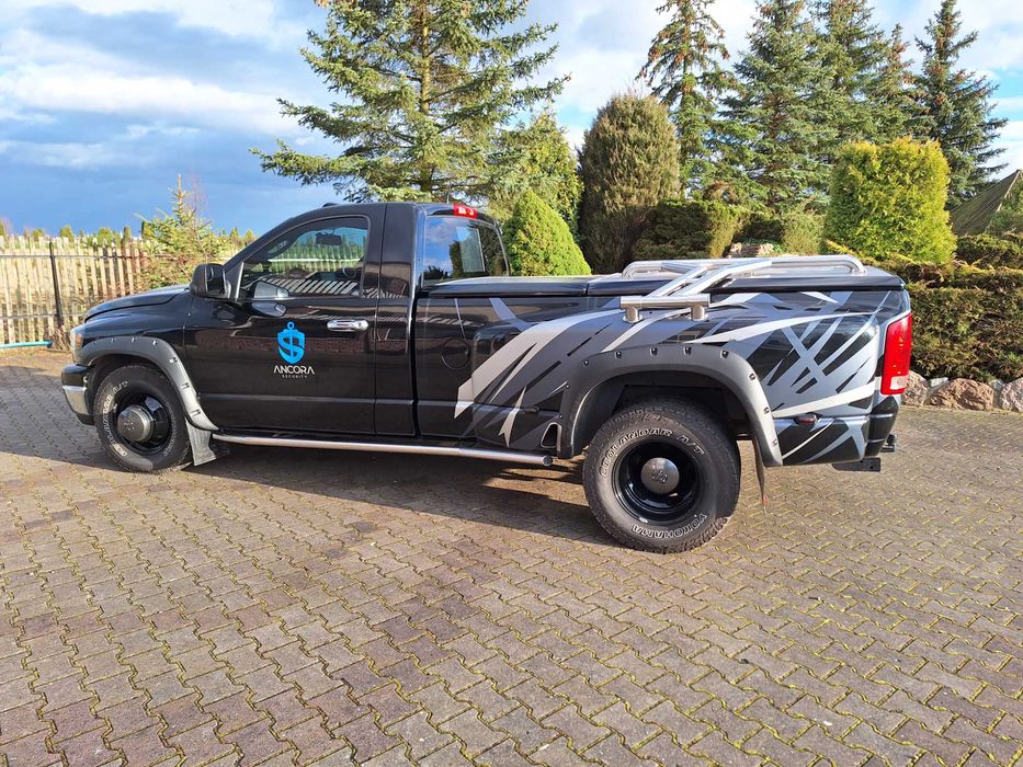 Dodge RAM 3500. Uważam, że jedyny taki na OLX i w kraju.