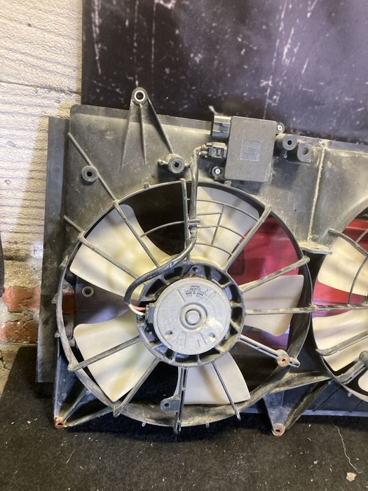 Дифузор з вентилятором радіатора Mazda CХ-7 2.3 168000-4950