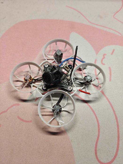 Dron FPV tiny whoop elrs