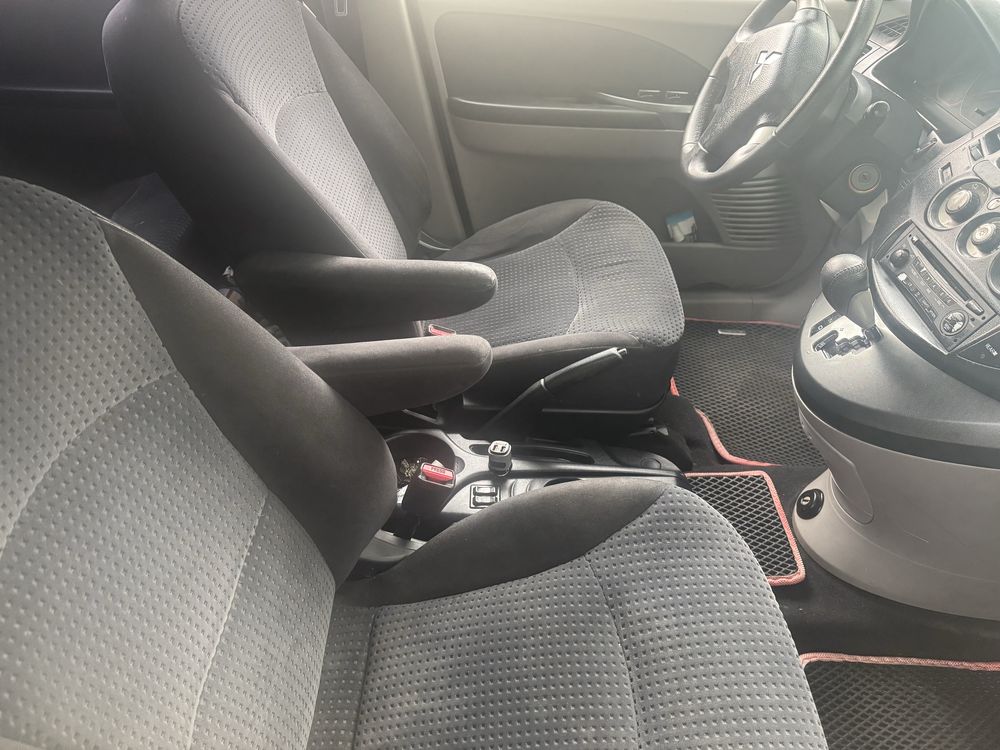 Mitsubishi Grandis