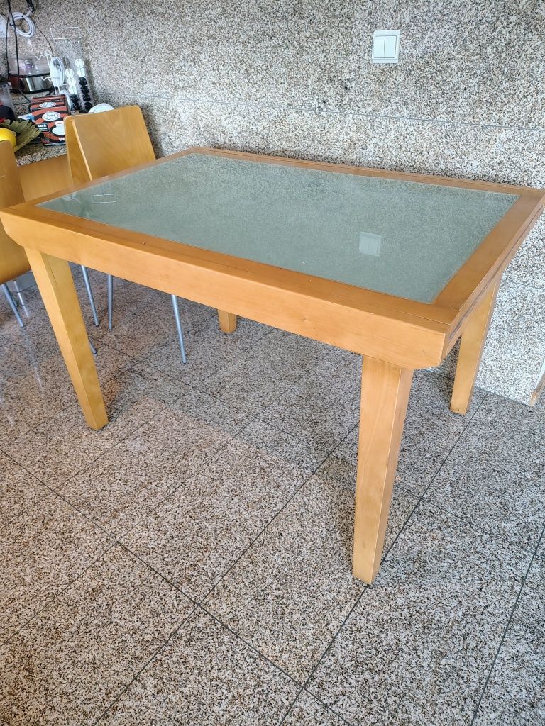 Mesa de cozinha extensível